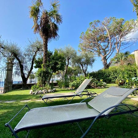 Casa Vacanze Gabbianella Villa Con Giardino Lungolago Maderno Toscolano Maderno Exterior foto